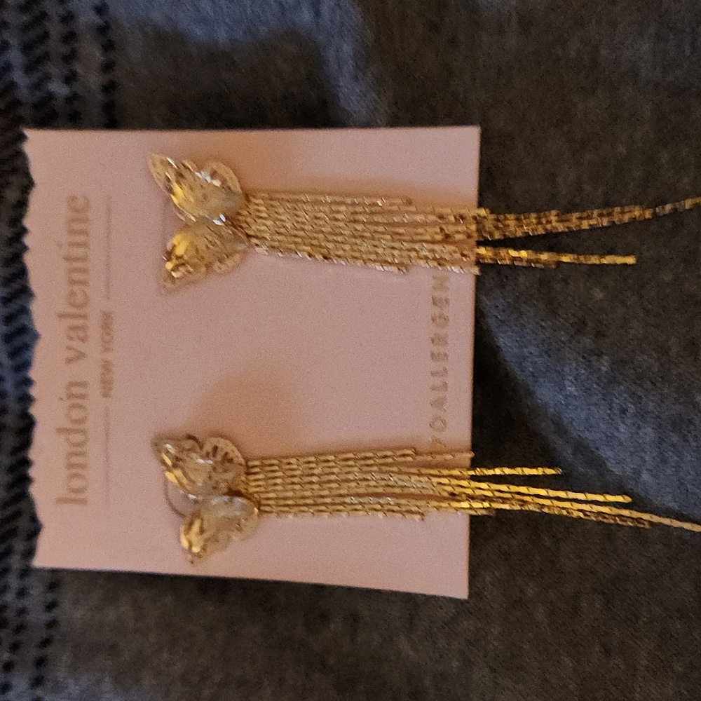 London valentine earrings 🦋